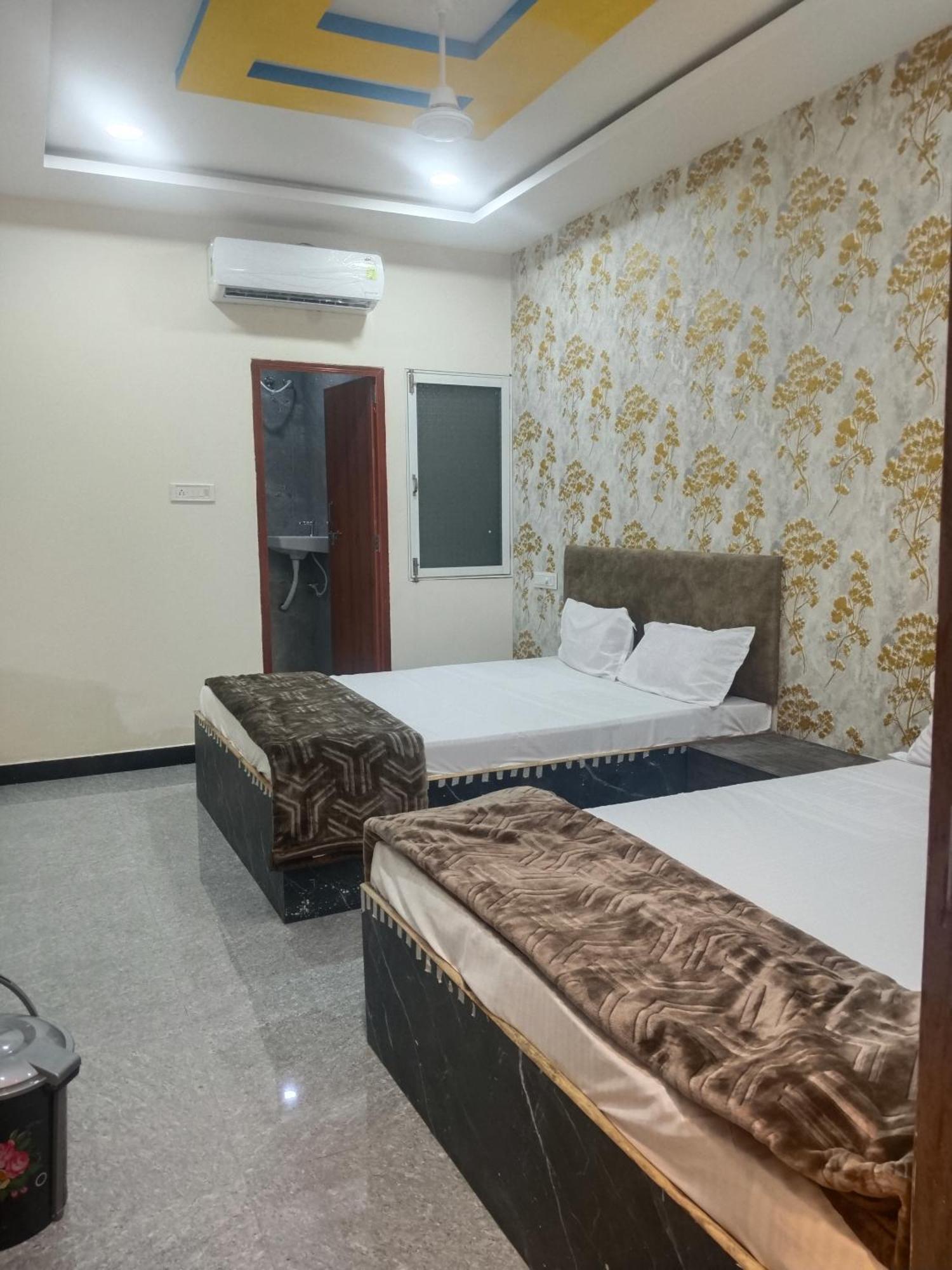 Hotel Somnath Inn อุจเจน ภายนอก รูปภาพ